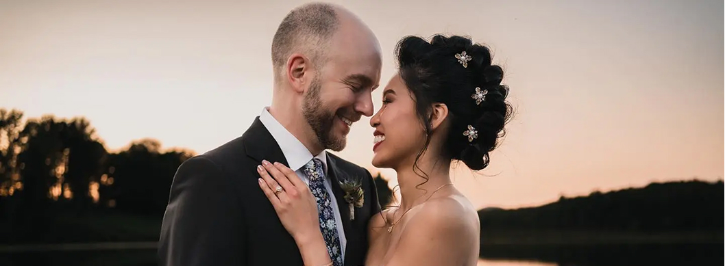 Mid-summer outdoor wedding photography with natural light