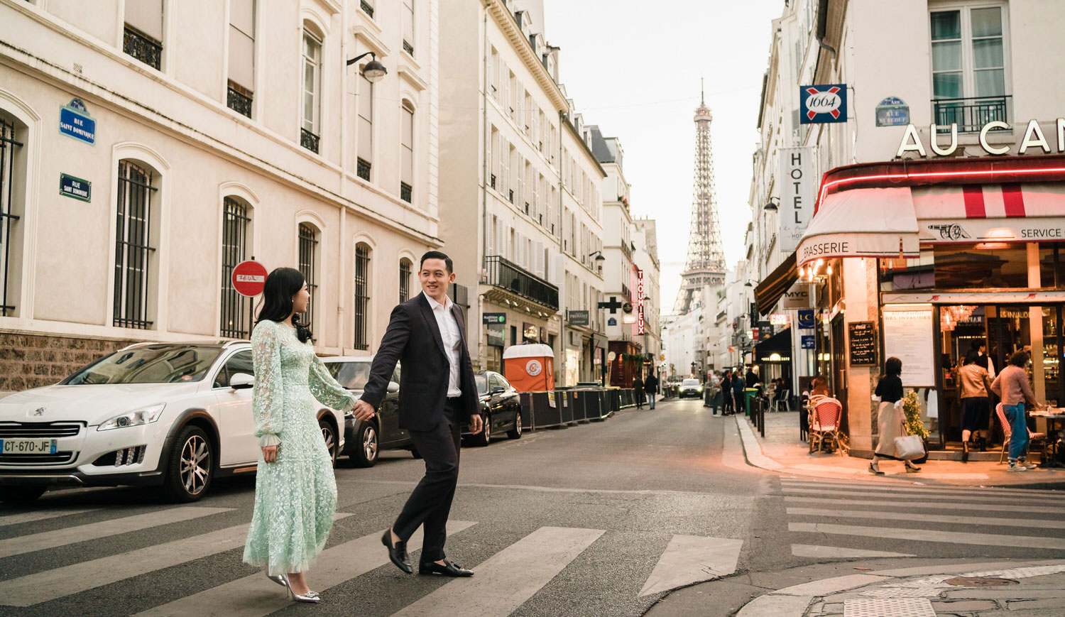 Romantic Paris locations for engagement photo sessions
