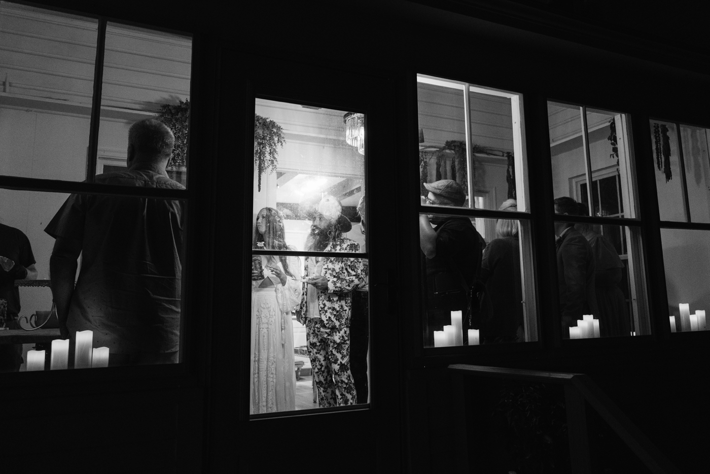 Farmhouse microwedding in Maine