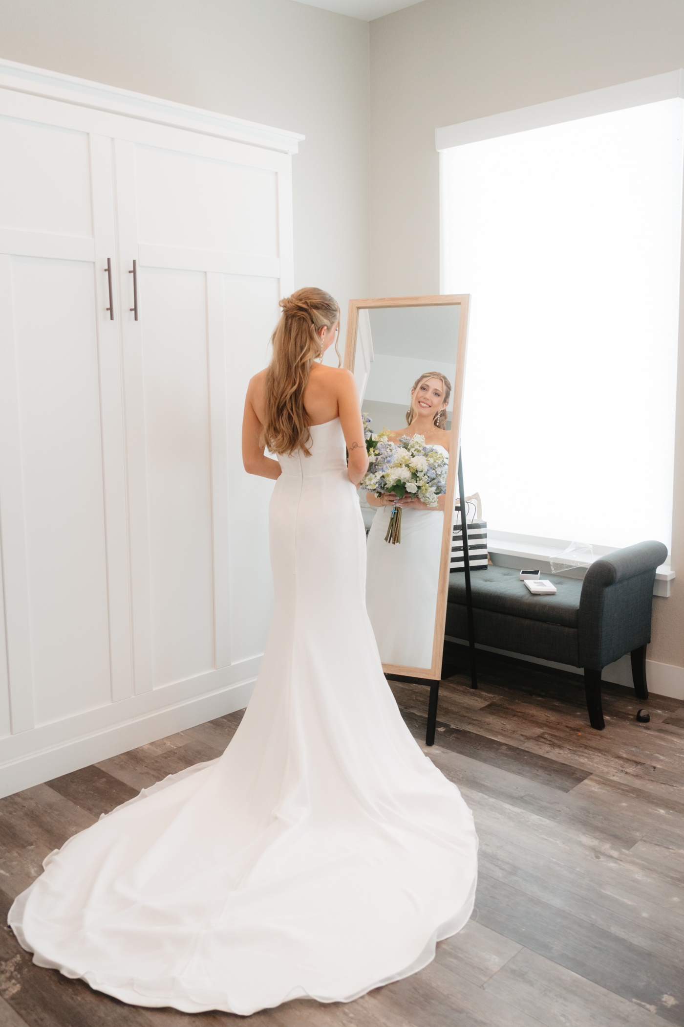 Bridal portraits by Louvenir