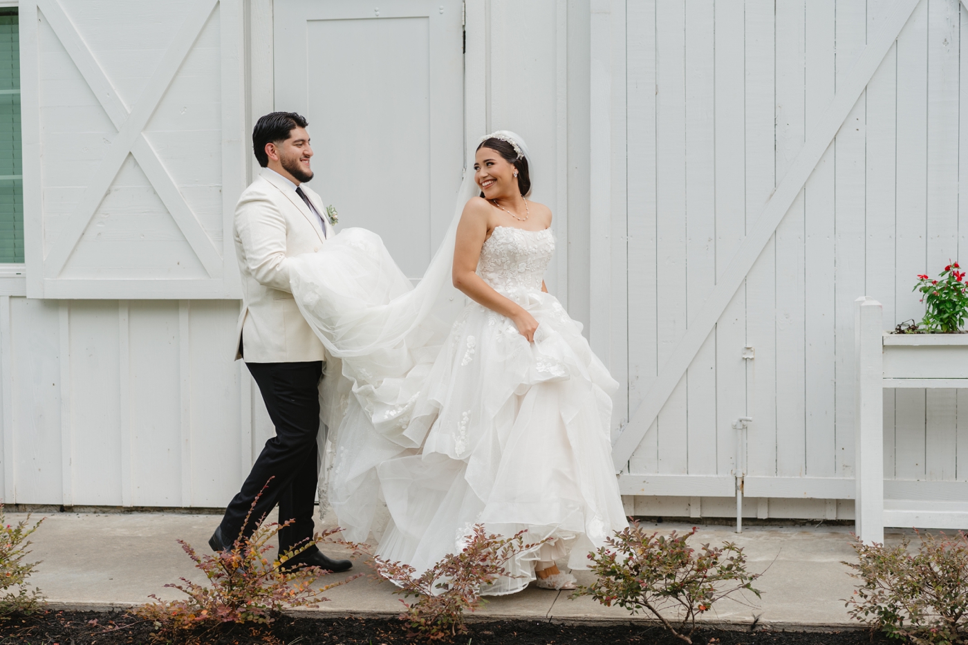 Louvenir - CO Wedding Photographers