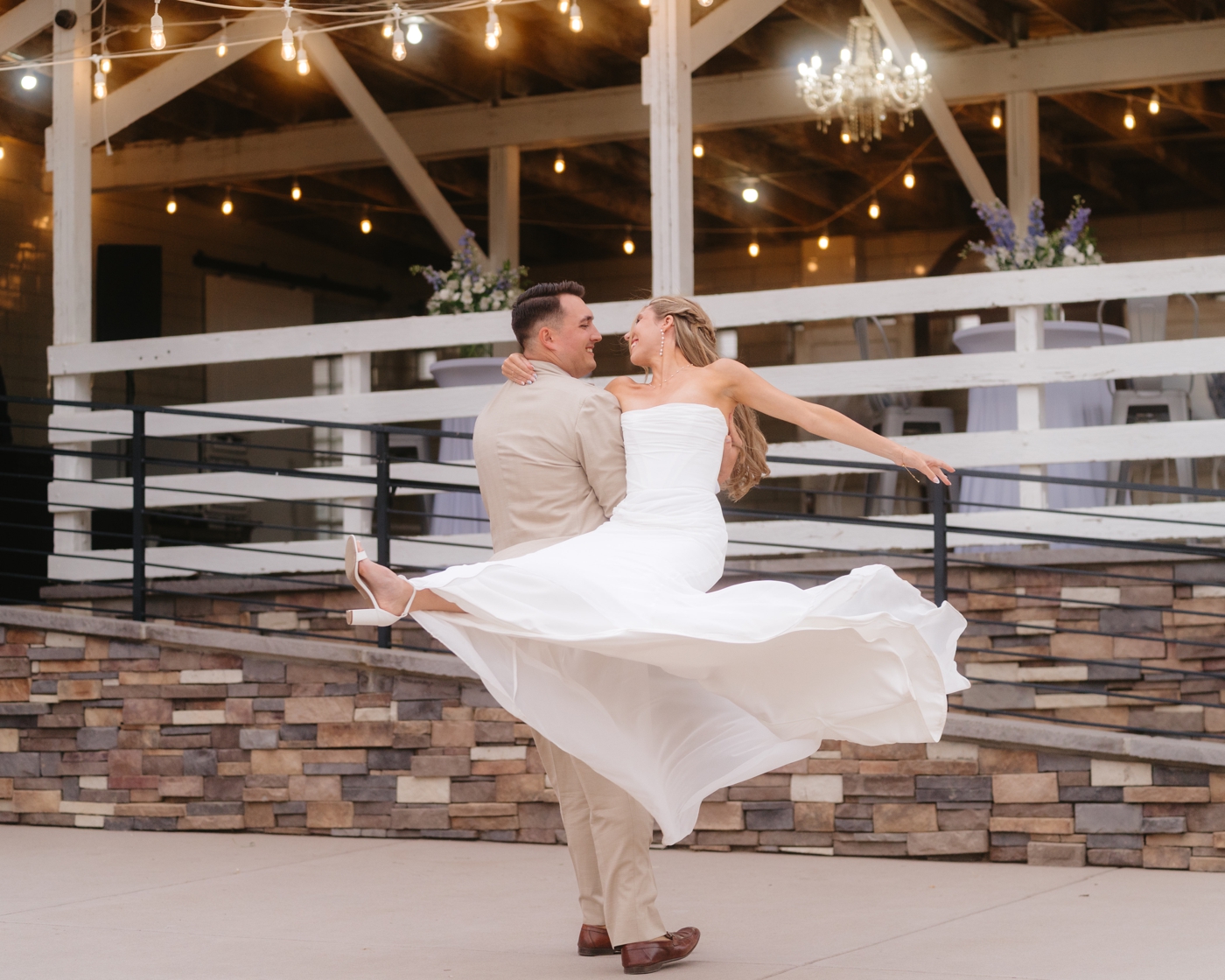 Bride and groom wedding portraits by Louvenir